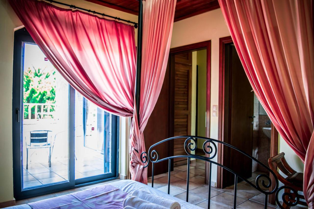 Niriides Villas Old Listing خيرسونِسوس المظهر الخارجي الصورة
